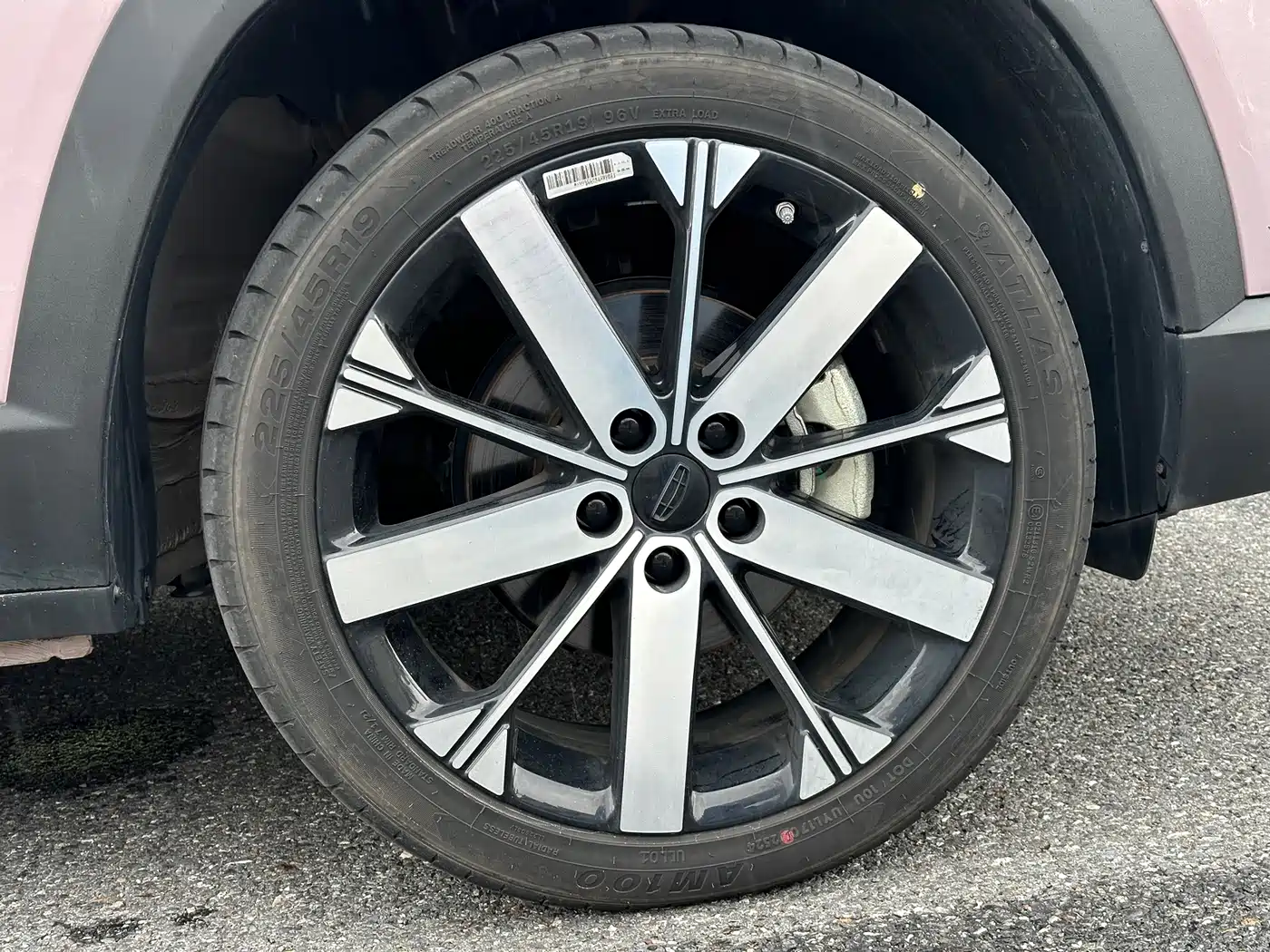 Geely ICON 2024 2025 Linglong 1.5TD Golden Joy Edition