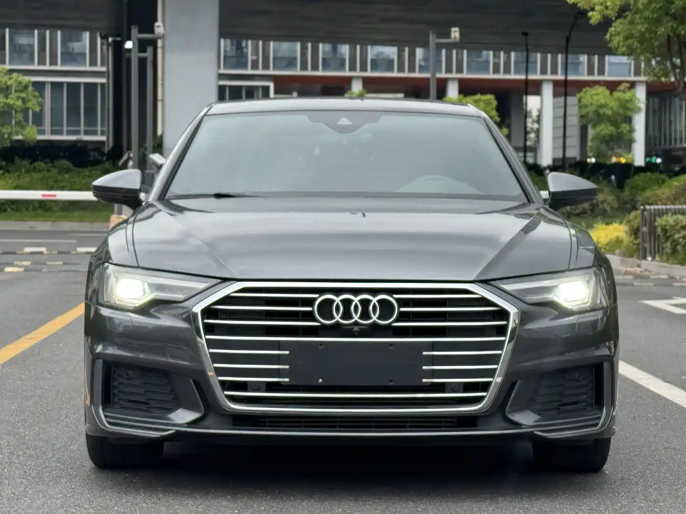 Audi A6L 2021 40 TFSI Luxury Sport фото 2