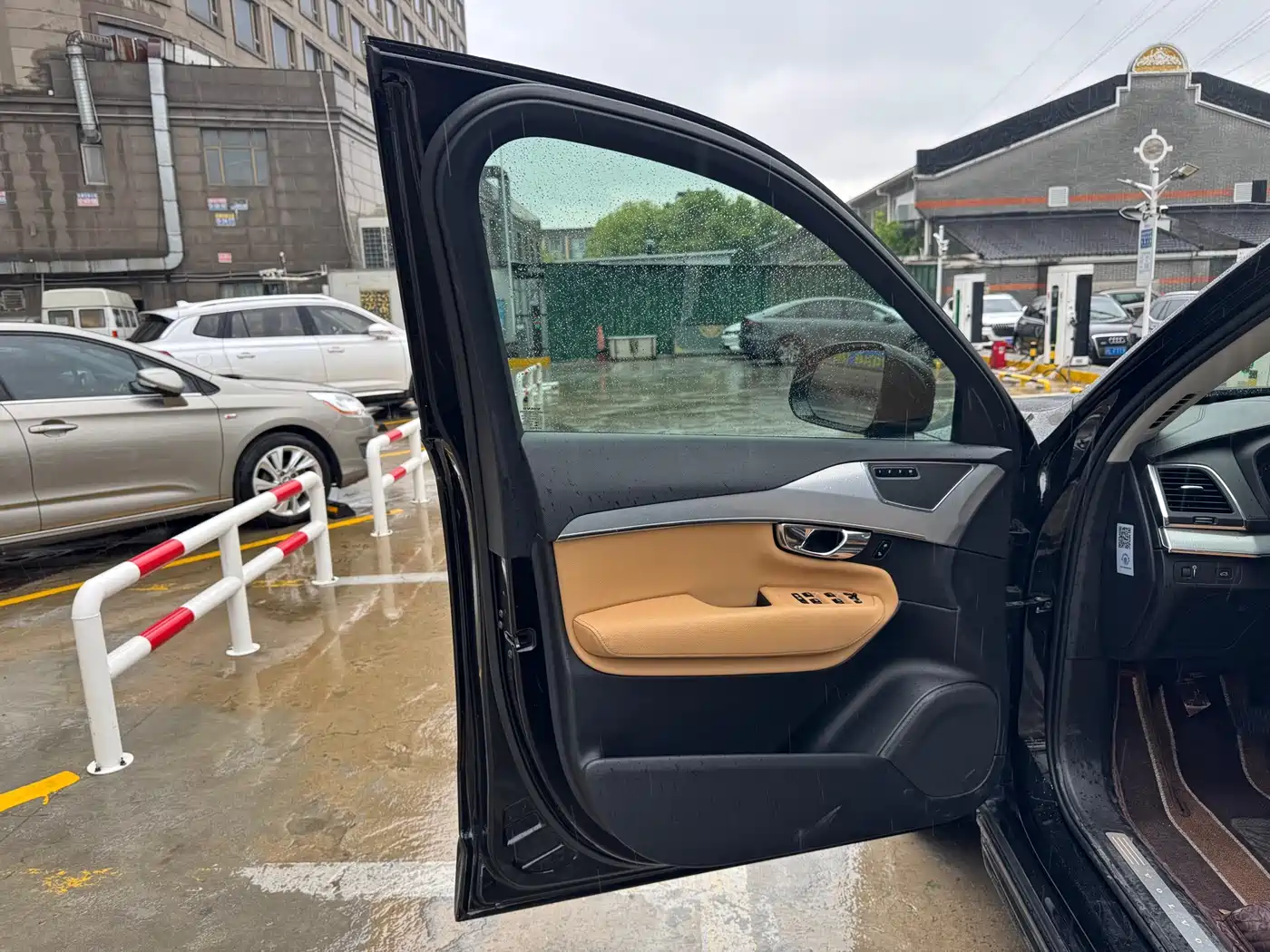 Фото 6 - Volvo XC90