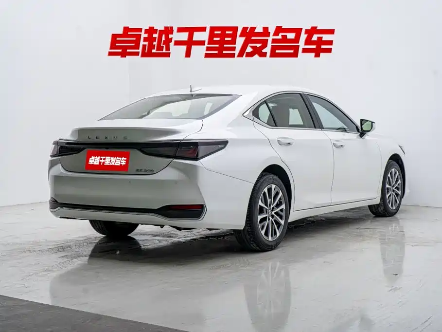 Lexus ES 2025 2025 200 Ultimate Edition