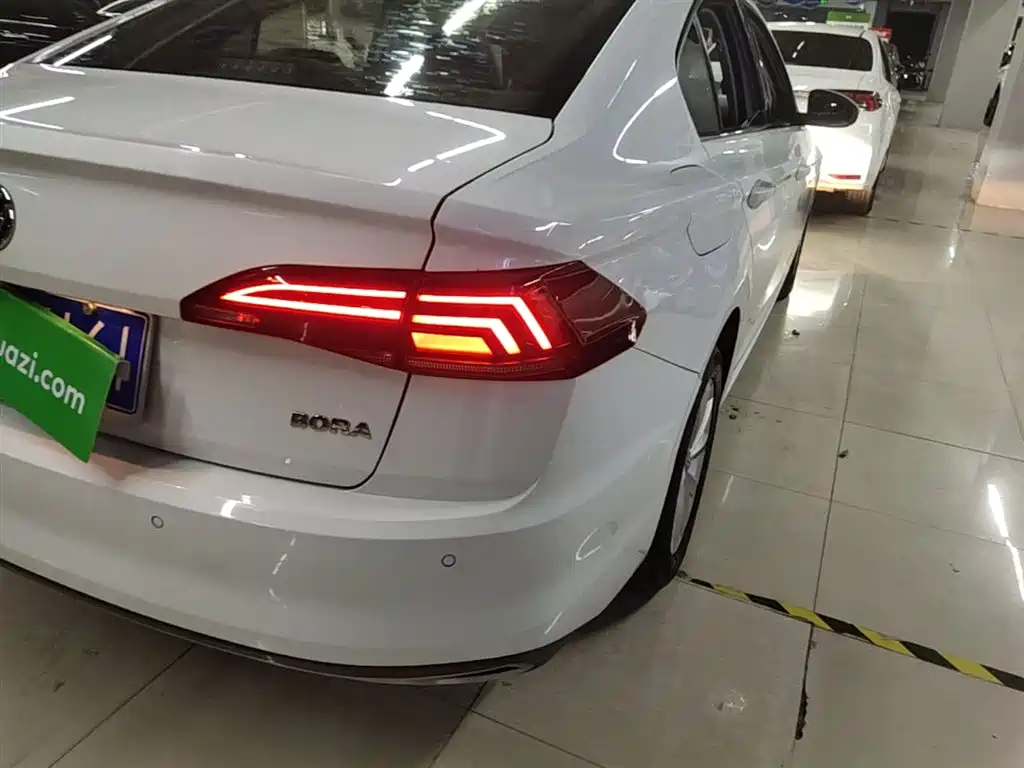 Volkswagen Bora 2019 Facelift 1.5L Automatic Comfort China VI фото 8