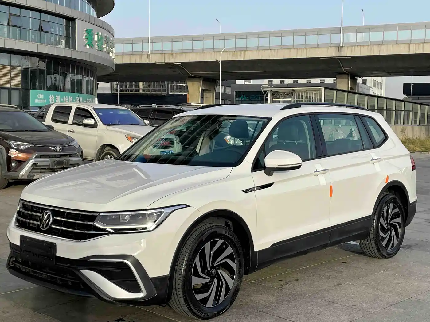 Volkswagen Tiguan L 2022 330TSI Automatic 2WD Comfort Edition