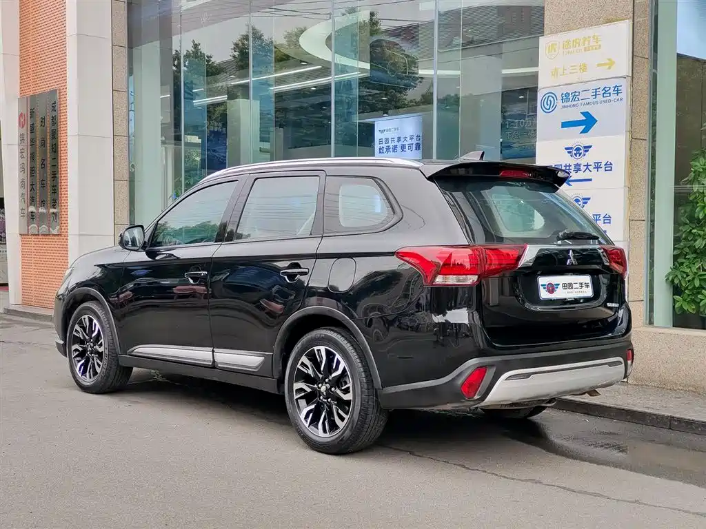 Mitsubishi Outlander 2019 2.0L 2WD Enjoy 5-Seater China VI фото 4