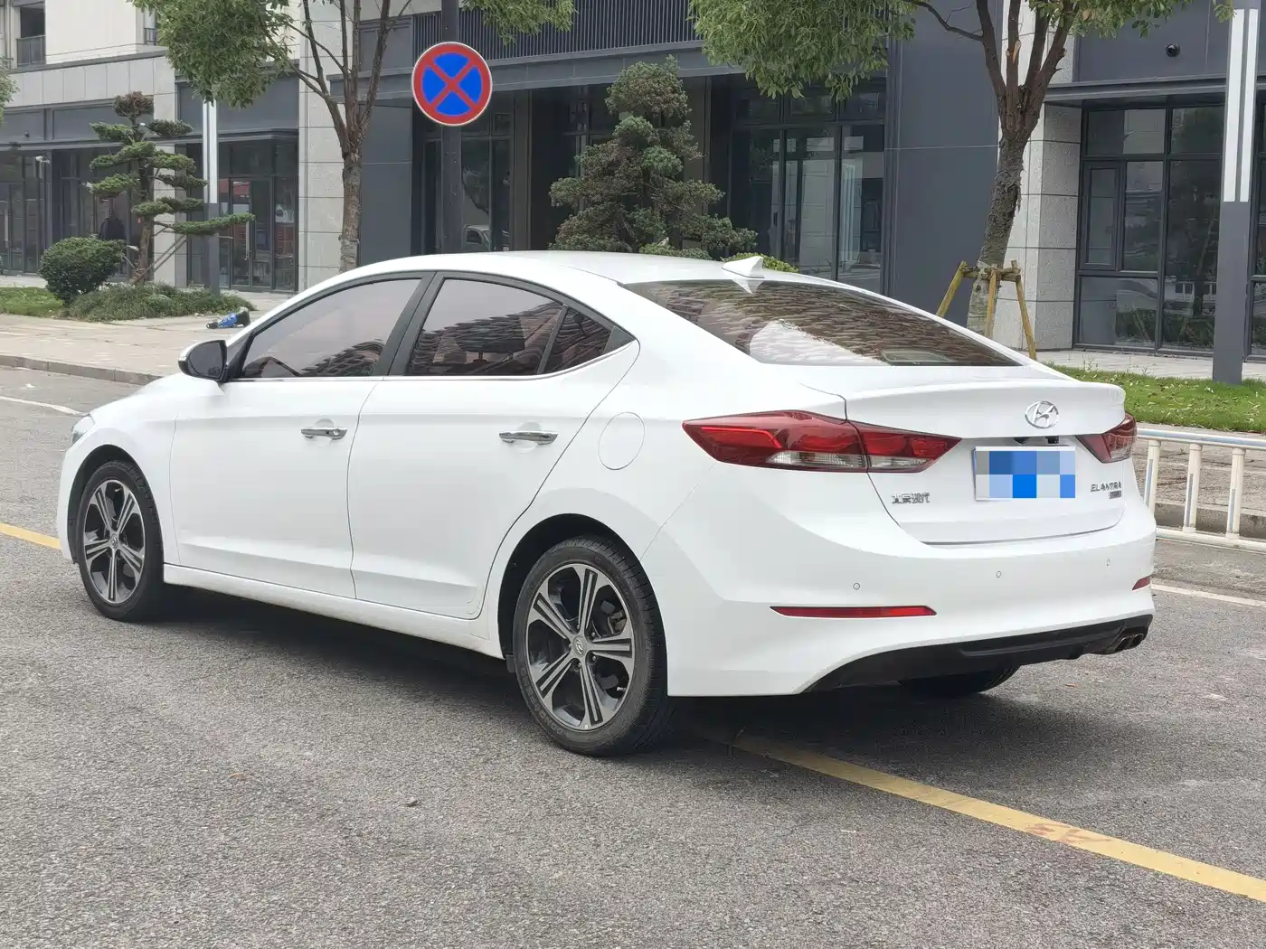 Hyundai Elantra 2018 1.4T DCT Dynamic·Vitality Model фото 9