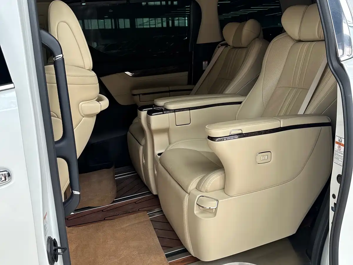 Toyota Alphard 2020 Hybrid 2.5L Premium Edition фото 13