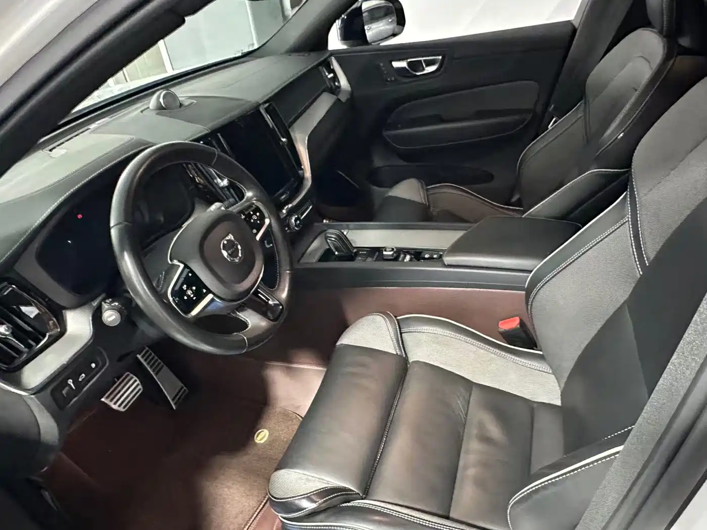 VOLVO XC60 PLUG-IN HYBRID