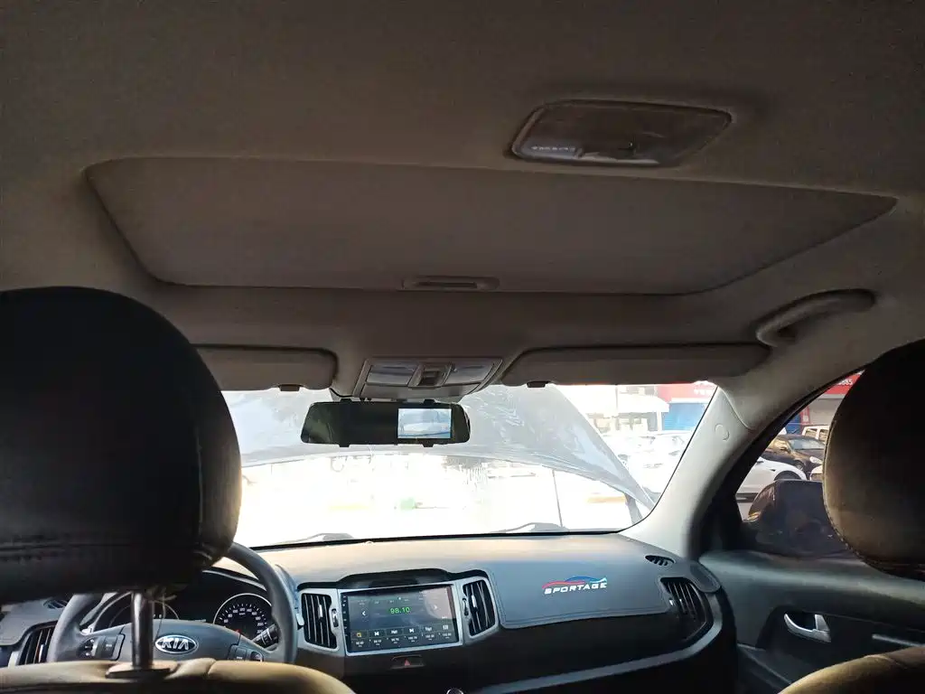 Kia Sportage 2015 2.0L Automatic 2WD GL фото 18