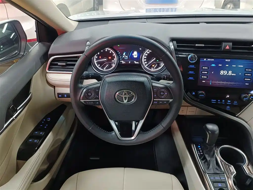 Toyota Camry 2019 Facelift 2.5G Luxury Edition фото 3