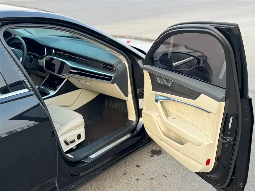 Audi A6L 2019 55 TFSI quattro Premium Elegance фото 5