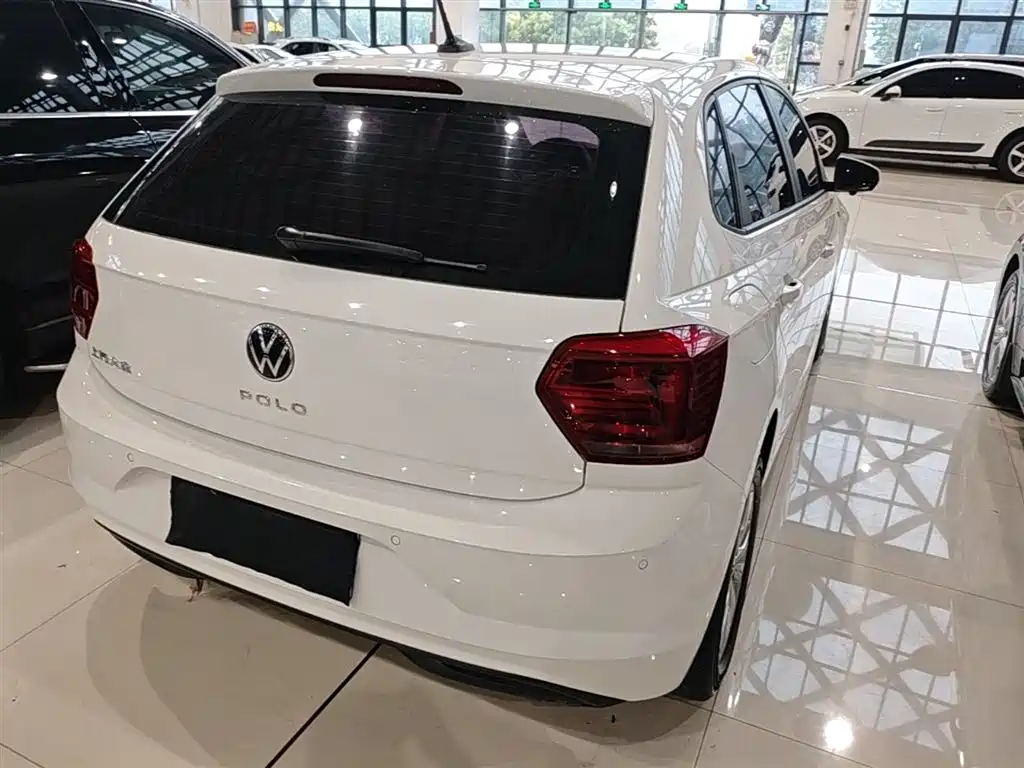 Volkswagen Polo 2021 Plus 1.5L Automatic Colorful Tech Edition фото 7