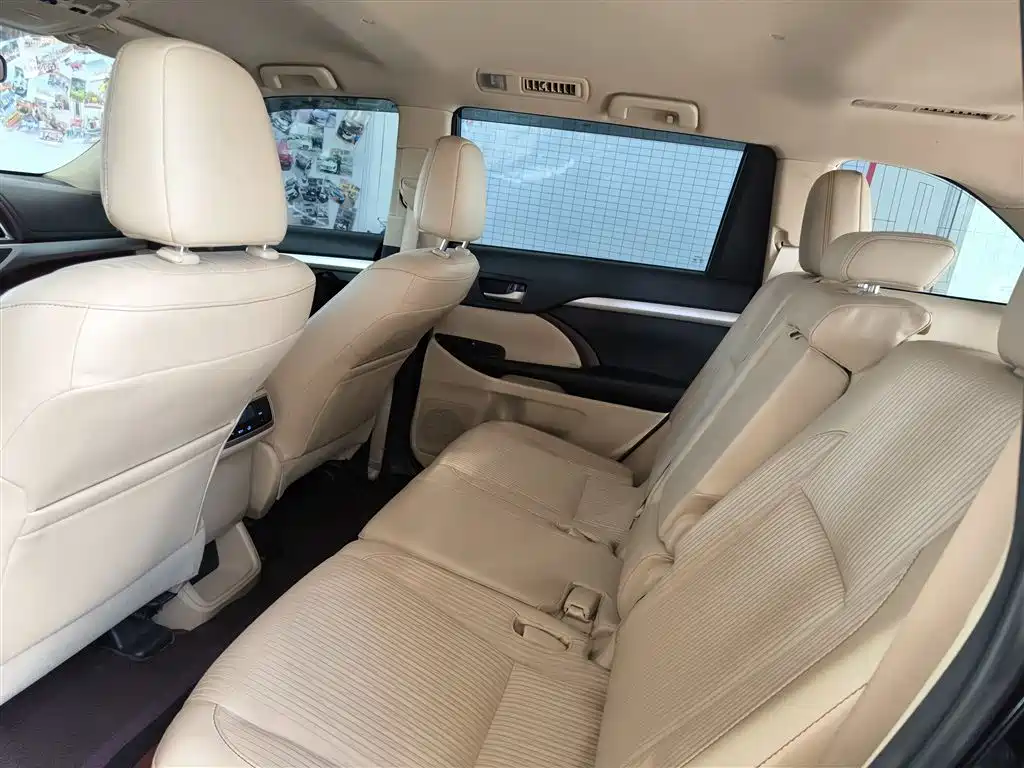 Toyota Highlander 2015 2.0T AWD Elite Edition 7-seater фото 16