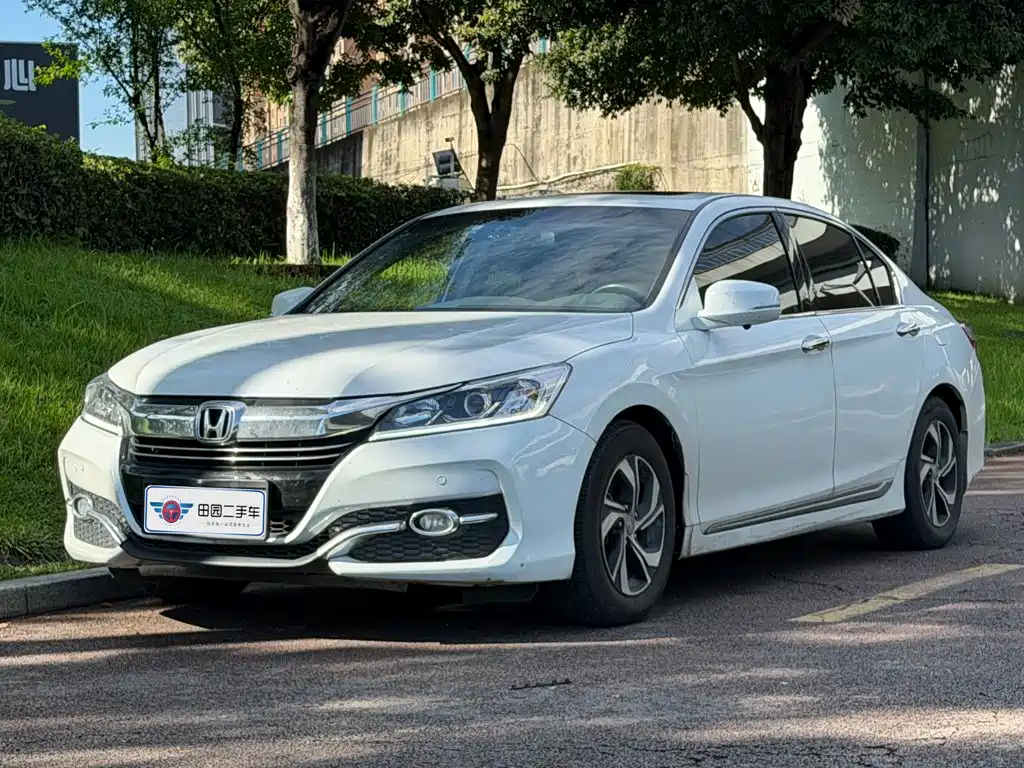 Фото 1 - Honda Accord