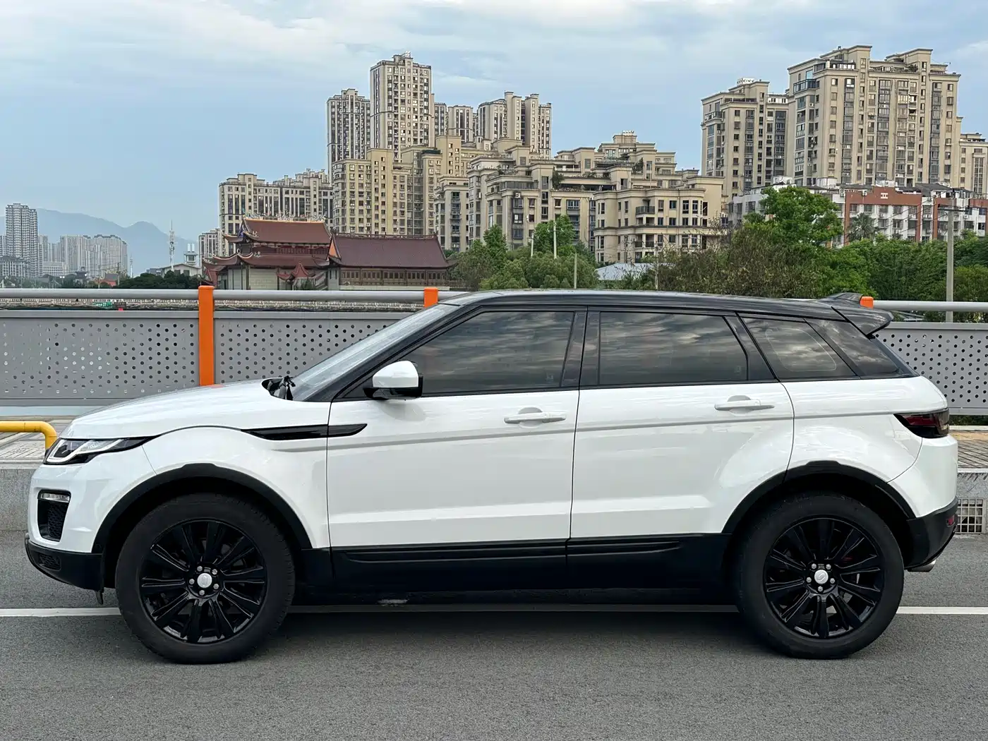 Land Rover Range Rover Evoque 2018 240PS SE Smart Edition фото 16