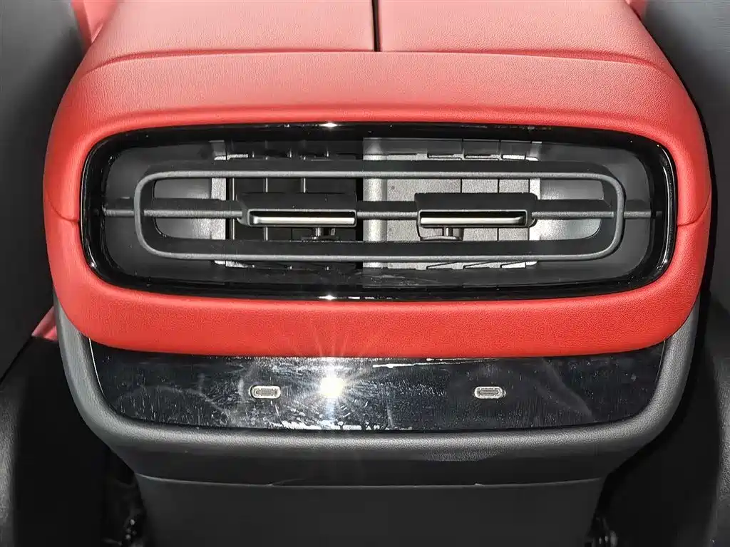 Xiaomi Auto Xiaomi SU7 2024 AWD Extended Range Advanced Smart Driving Max Edition фото 18