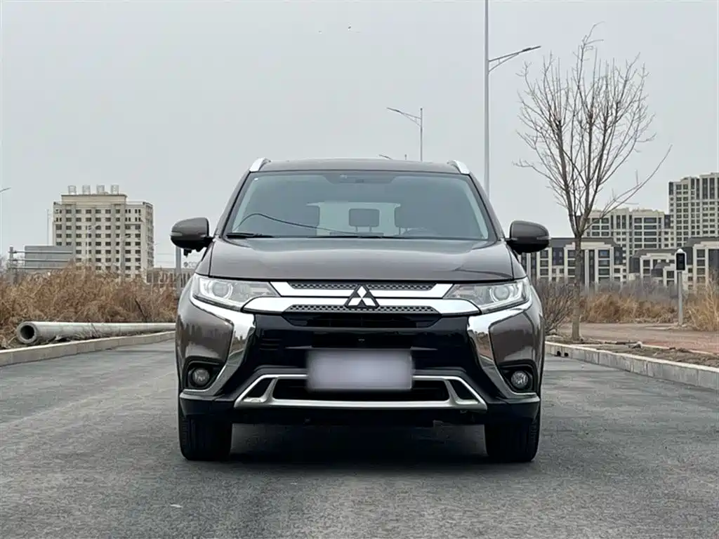 Mitsubishi Outlander 2020 2.0L 2WD Premium 5-seater фото 7