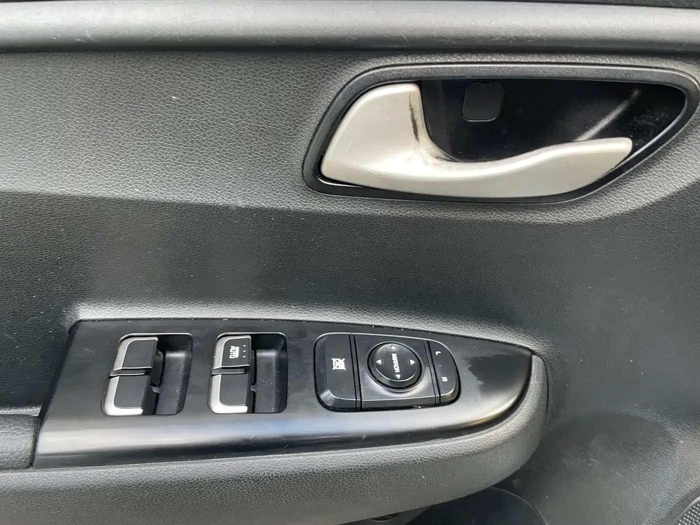 Kia K2 2019 Sedan 1.4L AT 15th Anniversary Special Edition GLS China VI фото 8