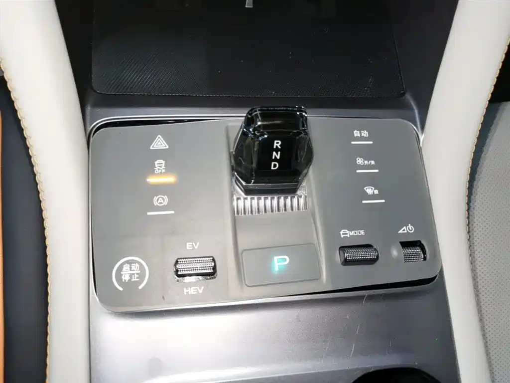BYD Song PLUS PHEV 2023 Champion Edition DM-i 150KM Flagship PLUS фото 14