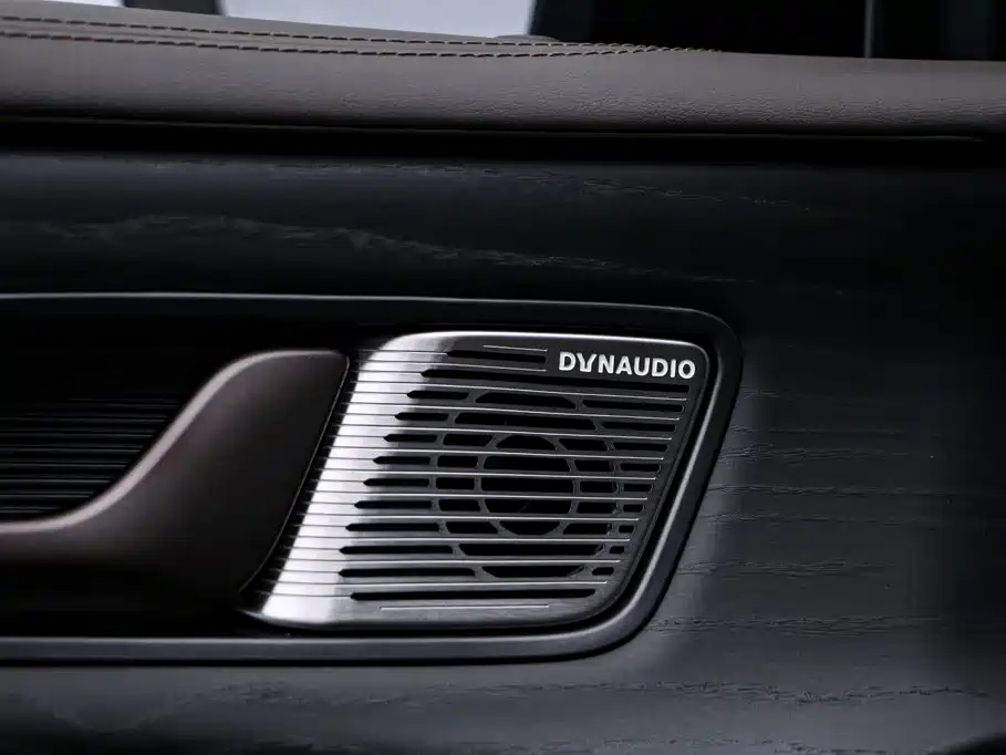 Denza D9 2023 2022 DM-i 970 AWD Flagship