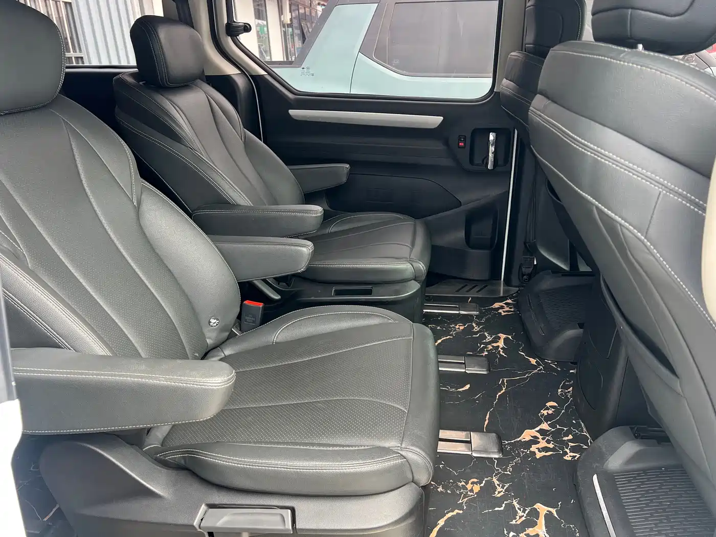 SAIC Maxus Maxus G20 2023 ES 2.0T Diesel Manual Premium Edition фото 5