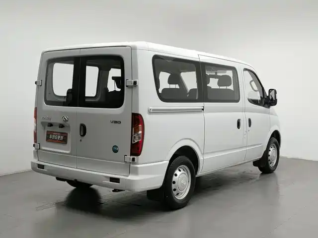 SAIC Maxus Xintu V80 2025 Model Value Edition Aoyun 2.0T Manual Short Wheelbase Ultra Low Roof 127Ps 5/6-seater — фото 2