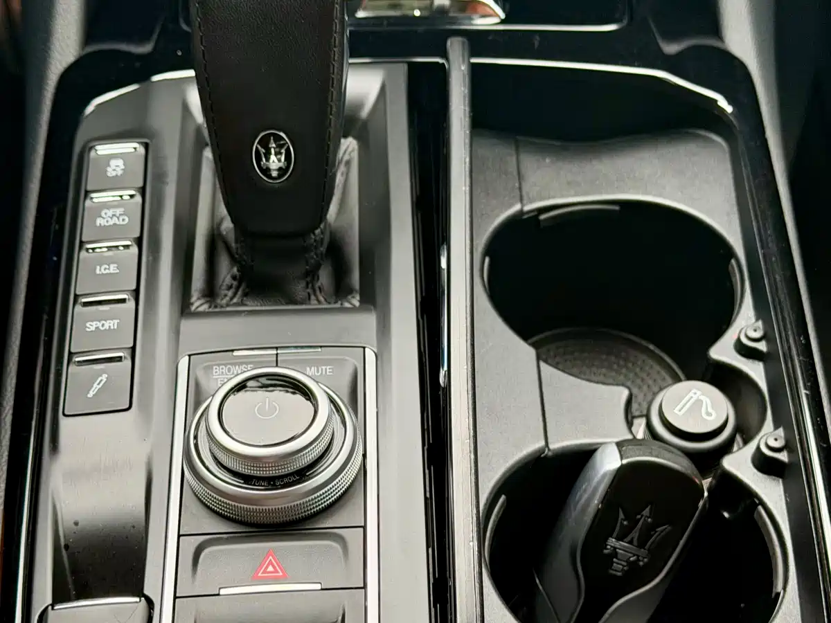 MASERATI LEVANTE