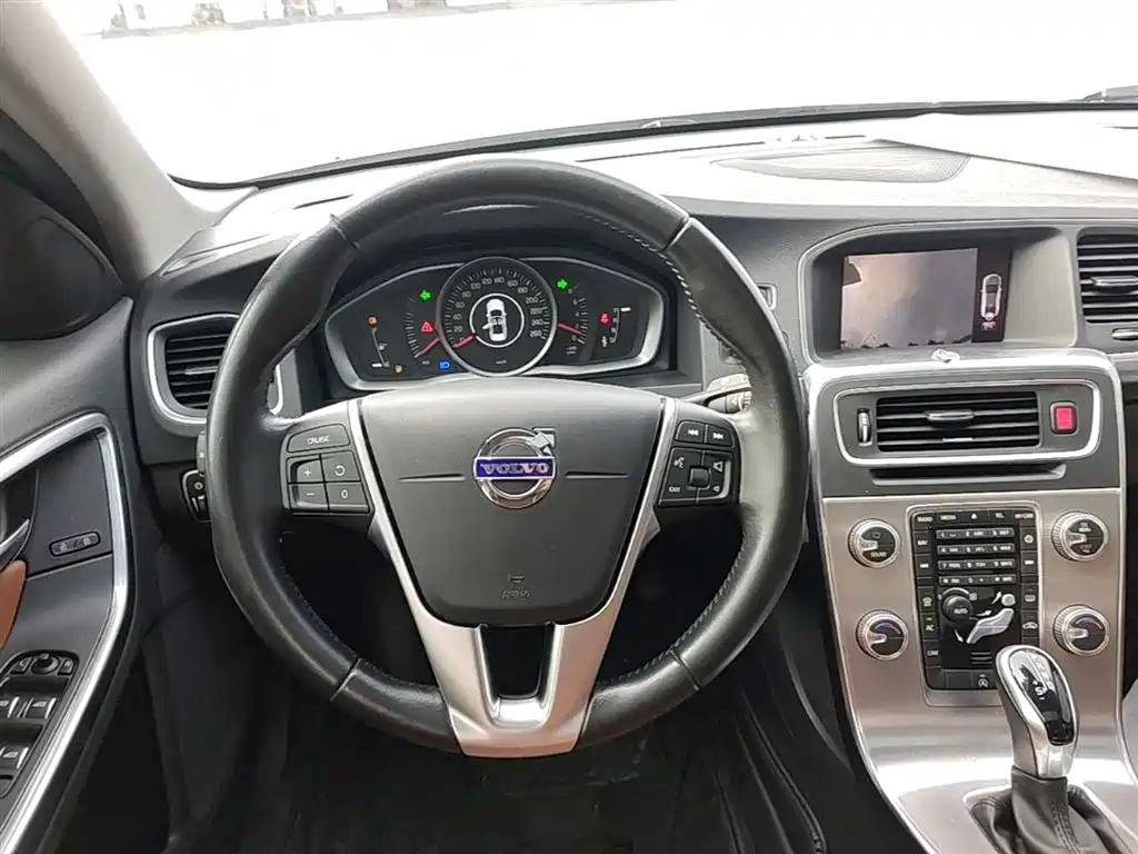 Фото 11 - Volvo S60