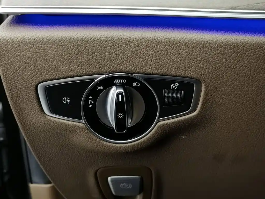 Mercedes-Benz E-Class, миниатюра 21