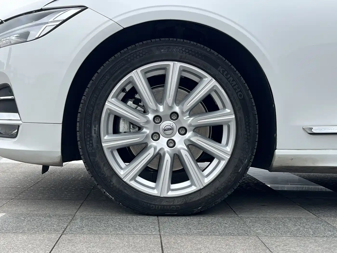 Фото 19 - Volvo S90