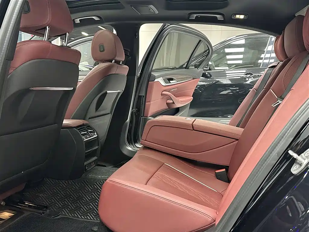 BMW 5 Series New Energy 2022 Model Second Facelift 535Le M Sport Package фото 16