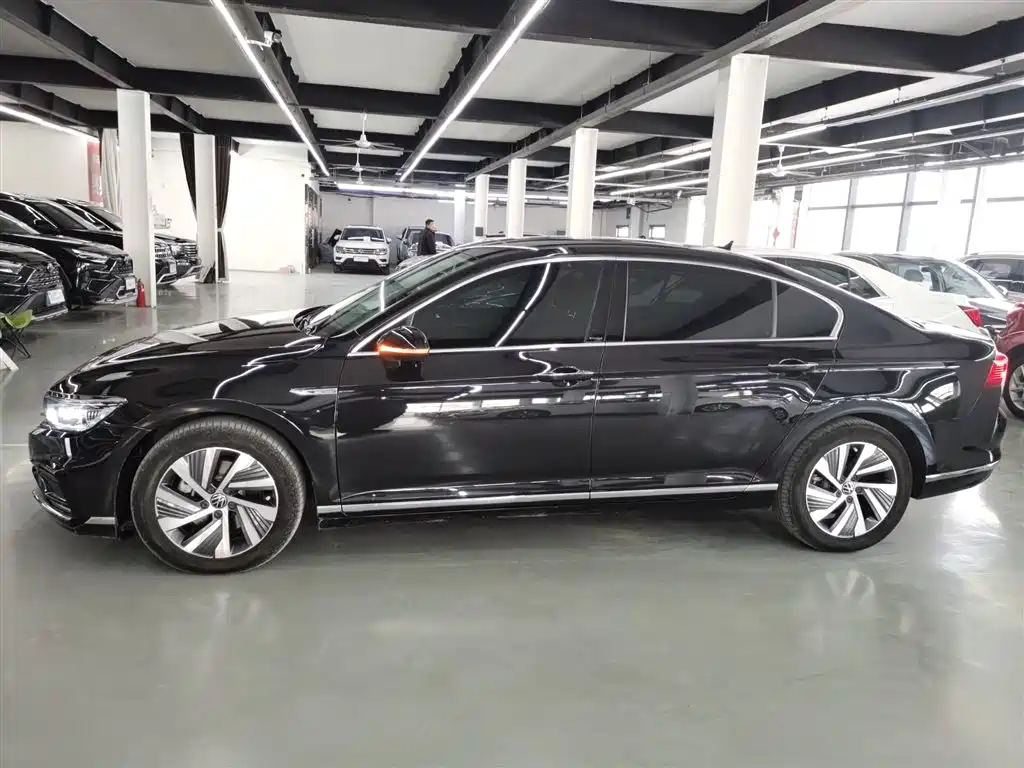 Volkswagen Magotan GTE Plug-in Hybrid 2022 GTE Luxury фото 21