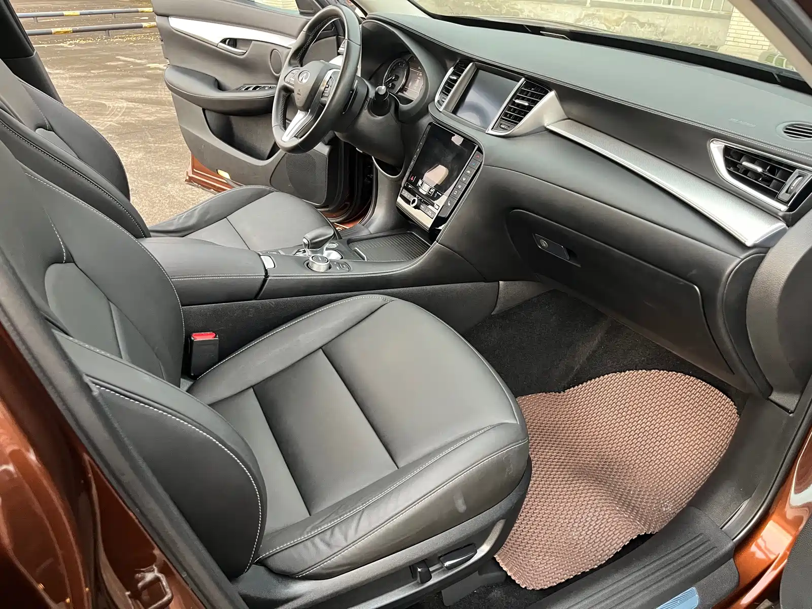 Photo 27 - Infiniti QX50