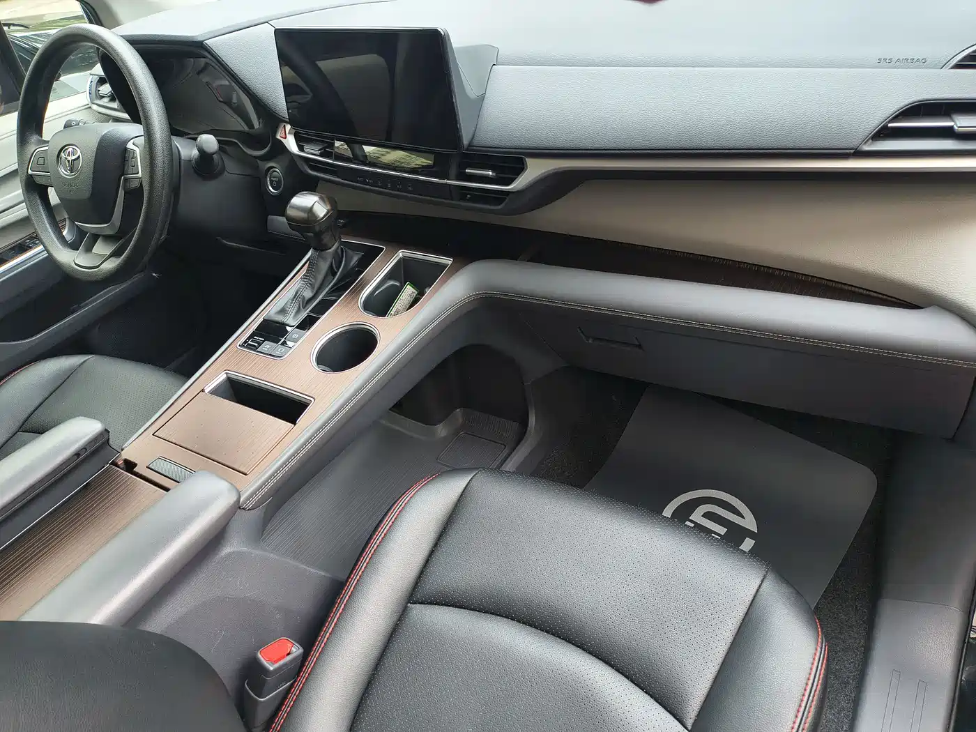 Toyota Sienna 2024 2.5L Hybrid Comfort Edition фото 18