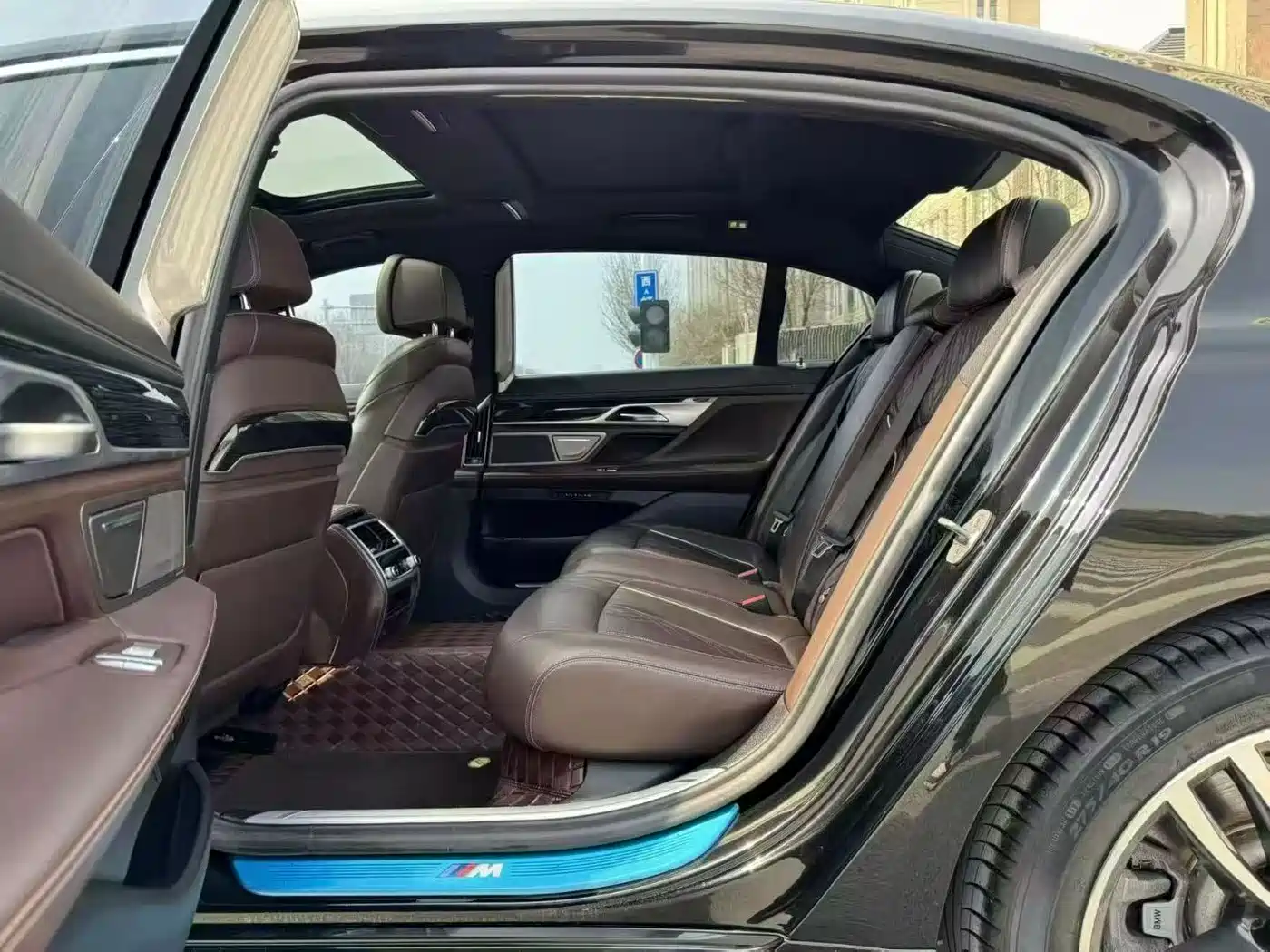 BMW 7 Series 2019 730Li M Sport Package фото 6