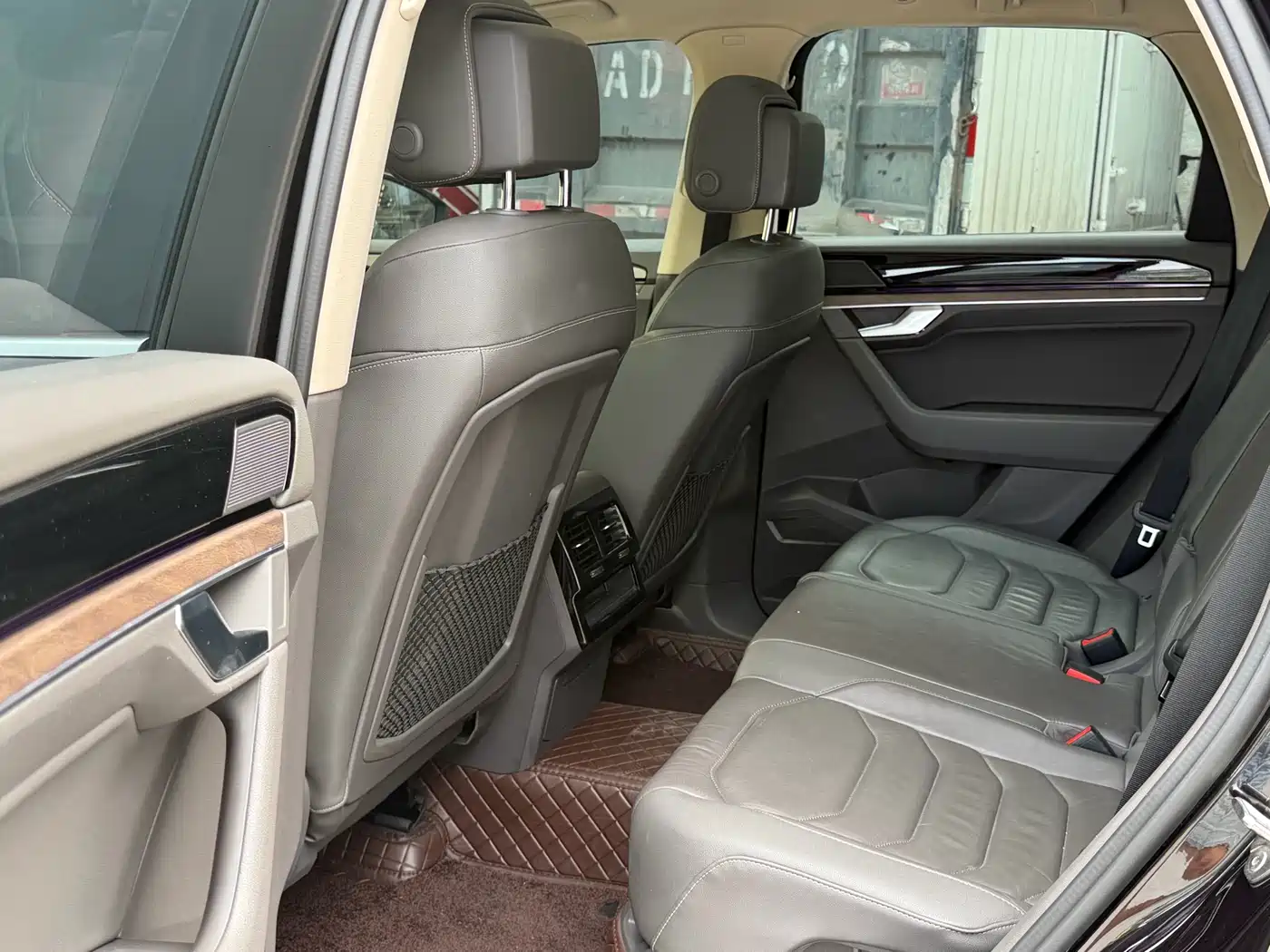 Volkswagen Touareg 2019 3.0TSI Sharp Edge Edition China VI фото 6