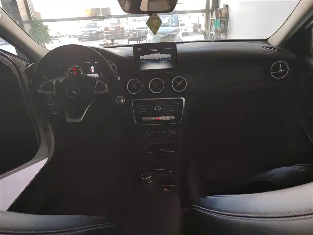 Mercedes-Benz GLA 2019 GLA 200 Fashion фото 12