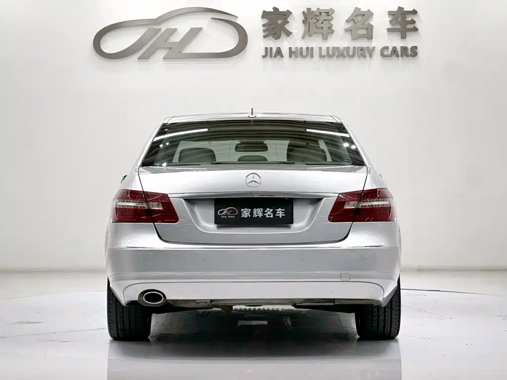 Фото 7 - Mercedes-Benz E-Class