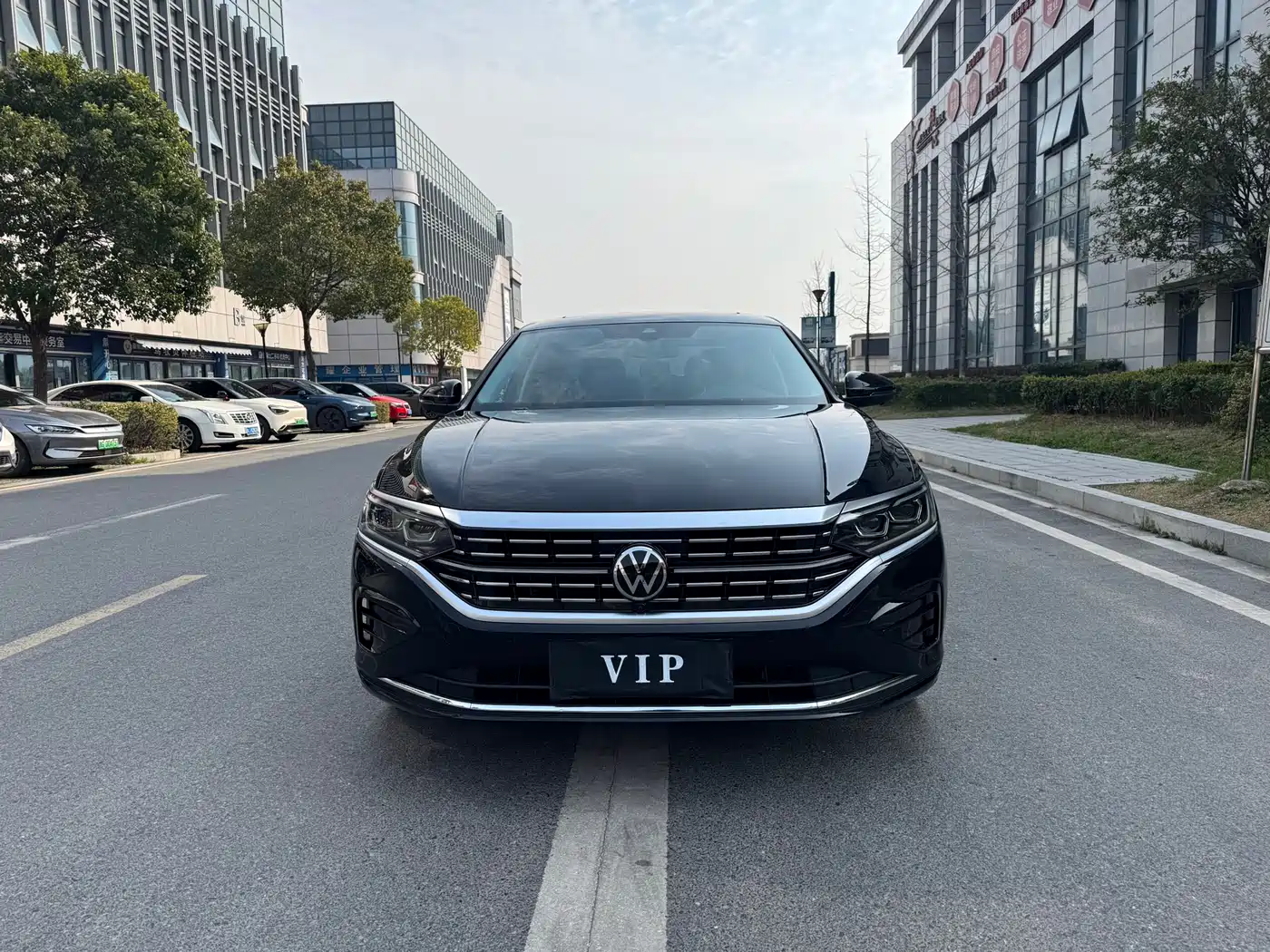 Volkswagen Passat 2025 Outstanding 380TSI Dragon Glory Edition фото 3