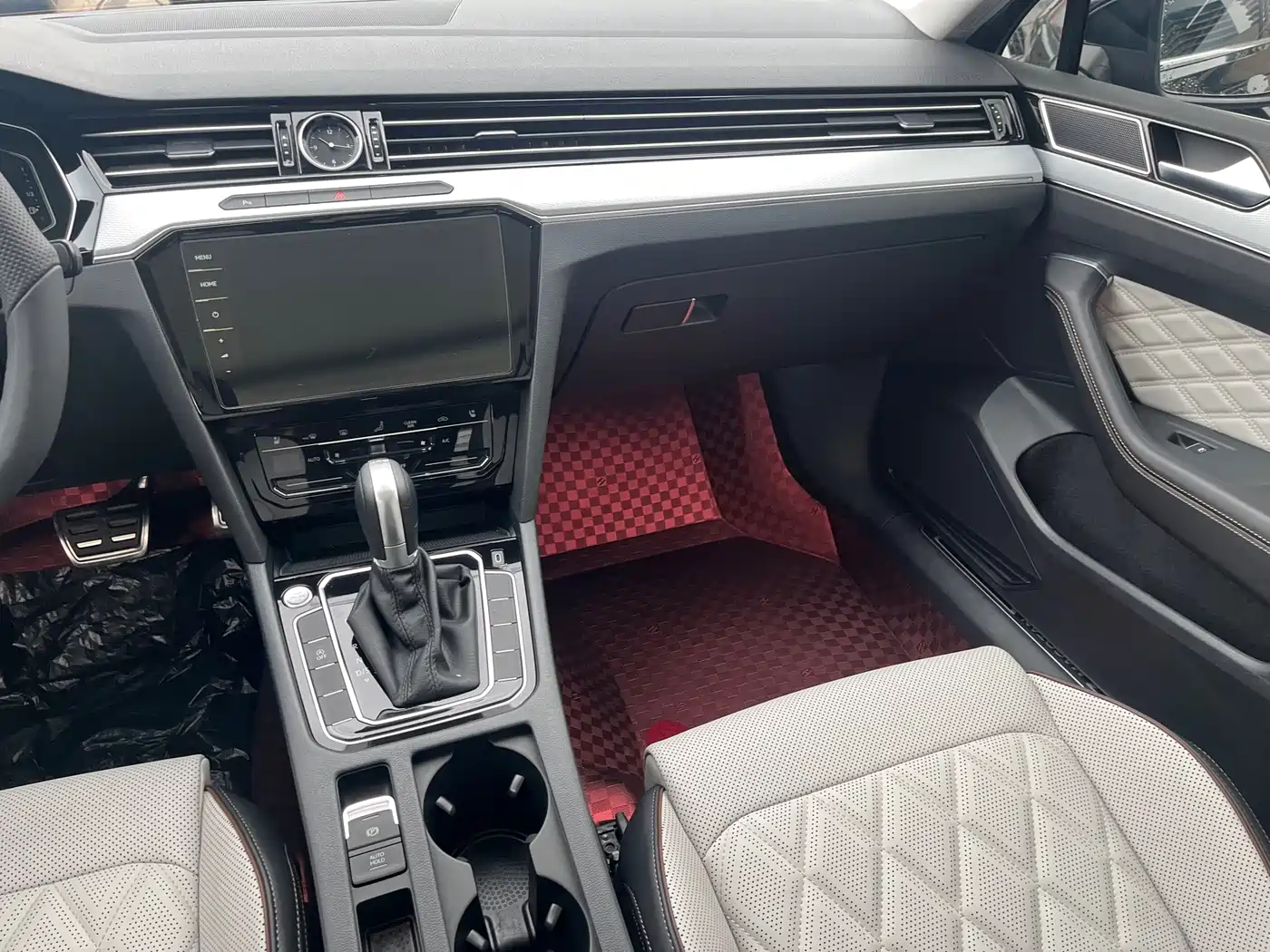 Volkswagen Magotan 2025 Popular Edition 330TSI DSG Luxury фото 18