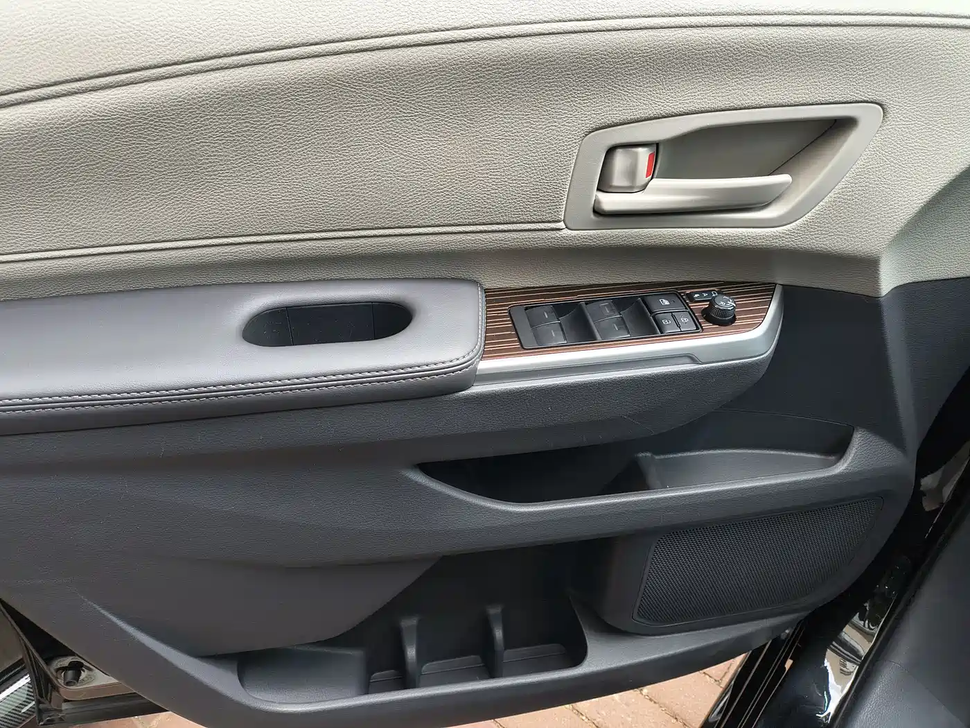 Toyota Sienna 2024 2.5L Hybrid Comfort Edition фото 7