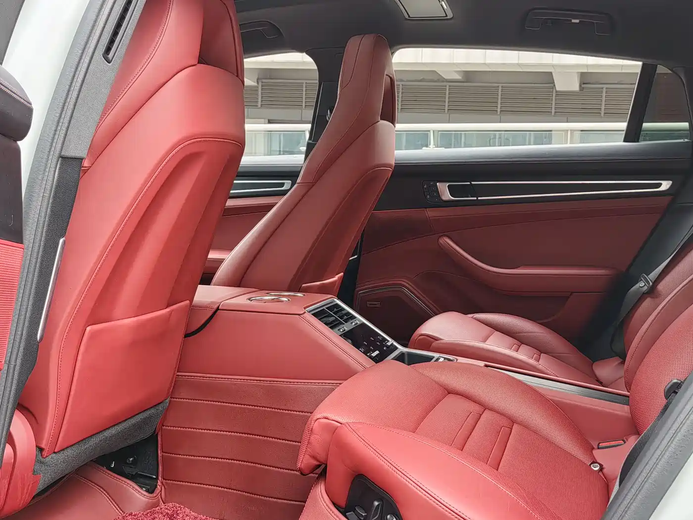 Porsche Panamera 2023 Facelift Panamera 4 Executive Long Wheelbase Platinum Edition 2.9T фото 16