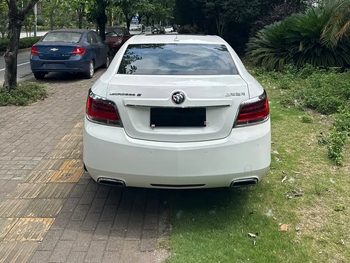 Buick LaCrosse 2011 2.0T Flagship фото 4