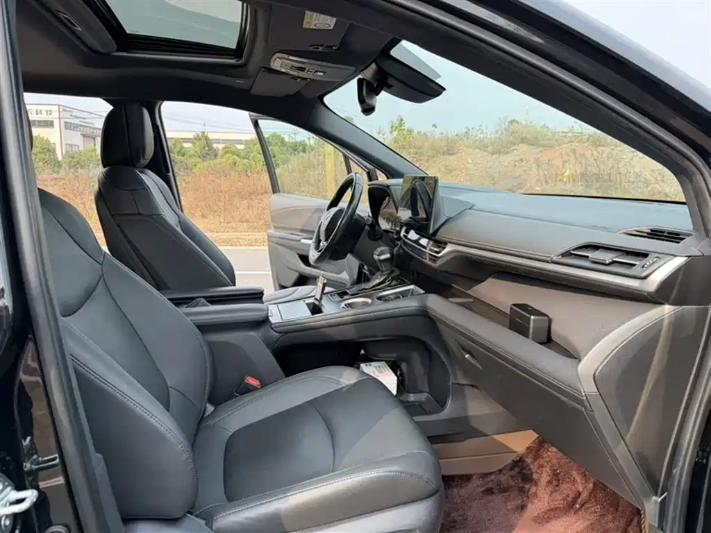 Toyota Sienna 2021 2.5L Hybrid Premium Edition фото 25