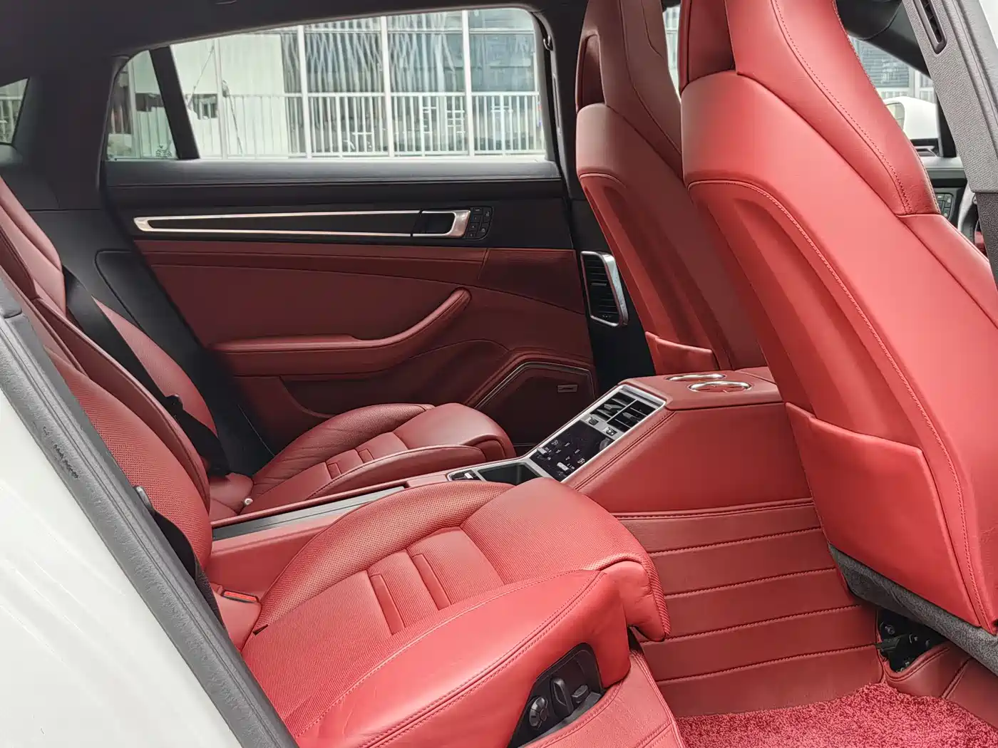 Porsche Panamera 2023 Facelift Panamera 4 Executive Long Wheelbase Platinum Edition 2.9T фото 22