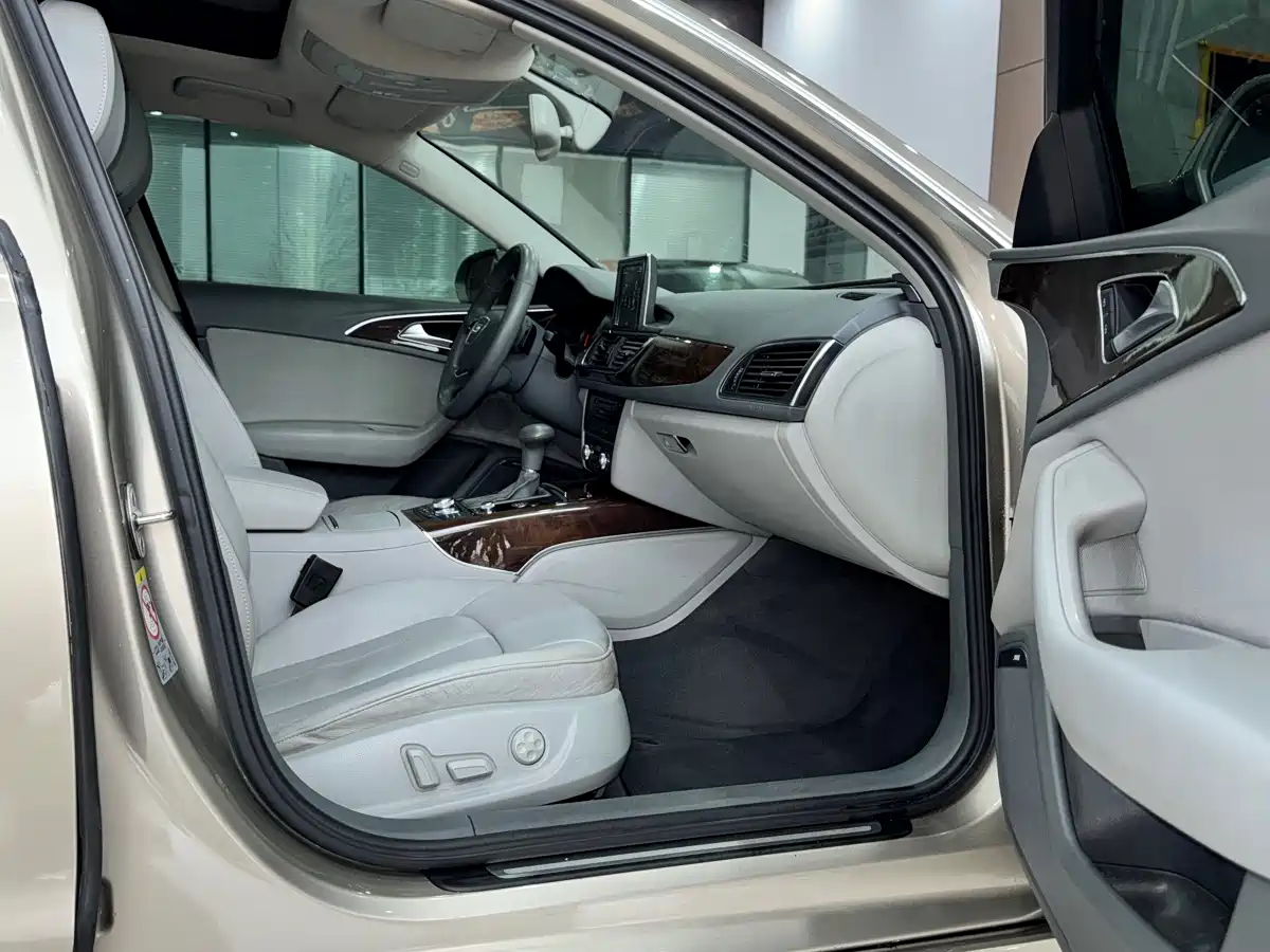 Audi A6L 2012 30 FSI Luxury фото 15
