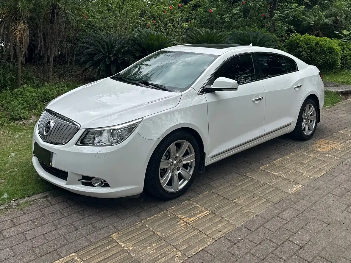 Buick LaCrosse 2011 2.0T Flagship