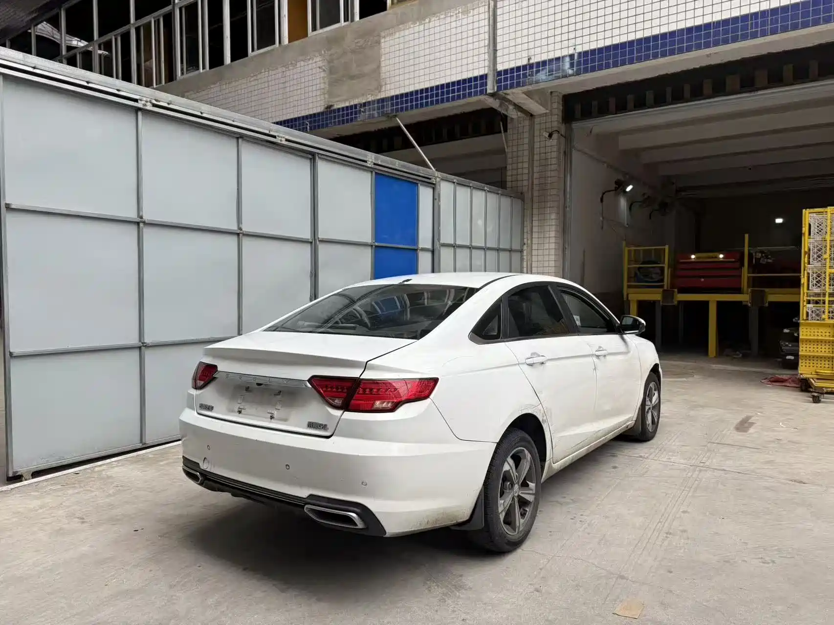 Фото 9 - Geely Emgrand GL