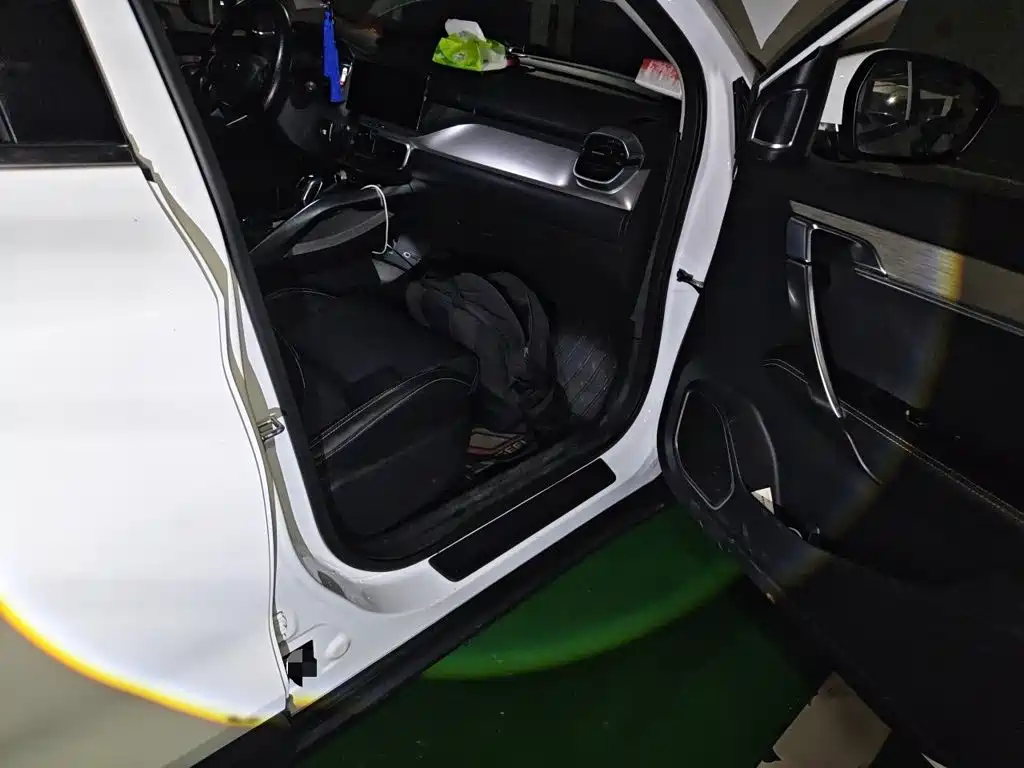 Фото 20 - Geely Coolray