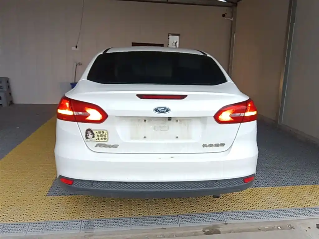 Фото 6 - Ford Focus