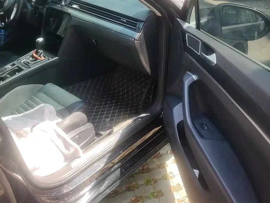 Volkswagen Magotan 2020 330TSI DSG Leading фото 8