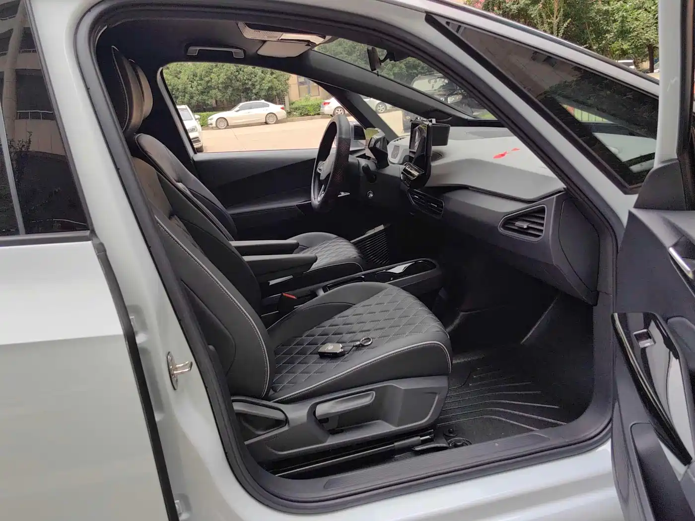 Volkswagen ID.3 2023 Pure Smart Edition фото 11